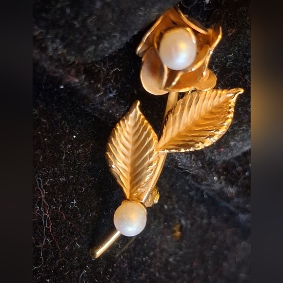 Gold Filled Rose Brooch with Faux Pearls - Picture 10 of 10